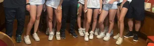 Greve in Chianti, 8 agosto 2025  Impegno, passione e talento nello sport, come strumenti di crescita e sviluppo educativo e formativo della comunità chiantigiana. È un plauso pubblico quello che l’amministrazione comunale di Greve in Chianti ha scelto di dedicare a due tra le più importanti realtà del mondo sportivo grevigiano che hanno raggiunto e conquistato risultati di primo piano nelle loro discipline di riferimento su scala regionale e nazionale.  Sono stati il Sindaco Paolo Sottani e l’Assessore allo