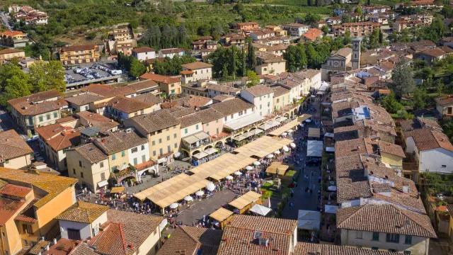 Foto piazza Matteotti Greve in Chainti