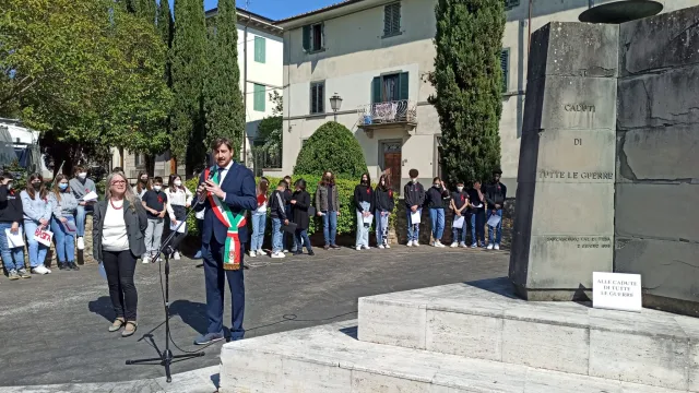 Foto Targa cadute di tutte le guerre
