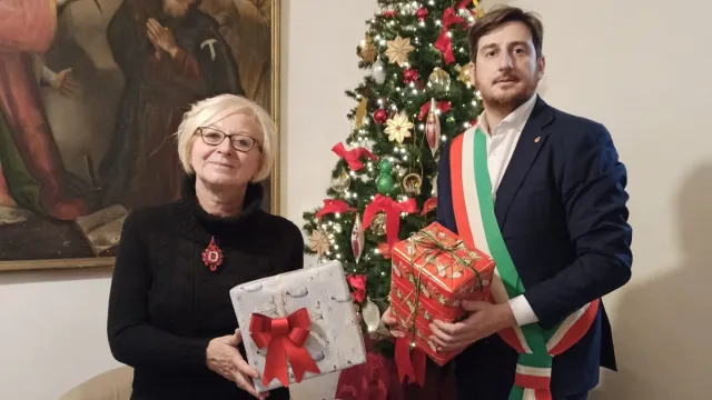 Foto Regalo sospeso - Sindaco Ciappi e Vicesindaca Masti
