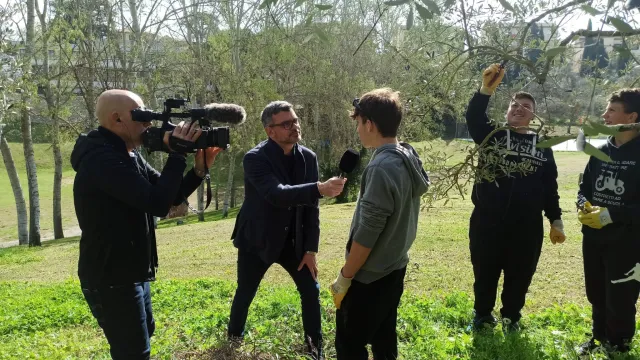 immagine nel Chianti il ritorno alla terra conquista i giovani...e la Tv