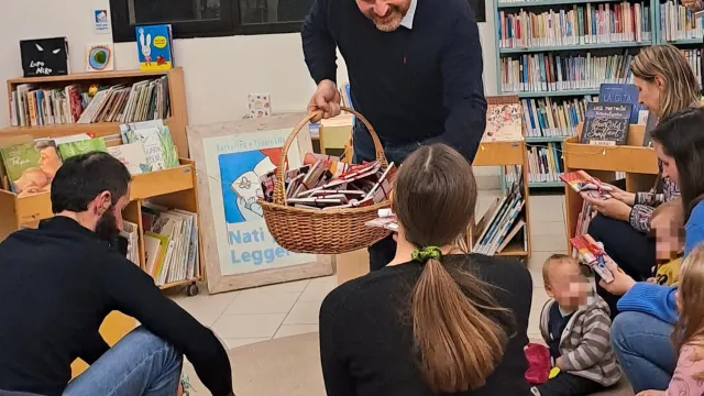 Il Sindaco regala un libro ai nuovi nati
