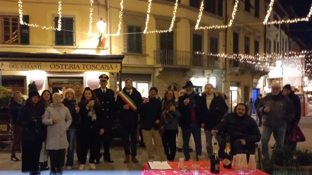 Partito il via ufficiale alle festività natalizie che animano il capoluogo e le frazioni 