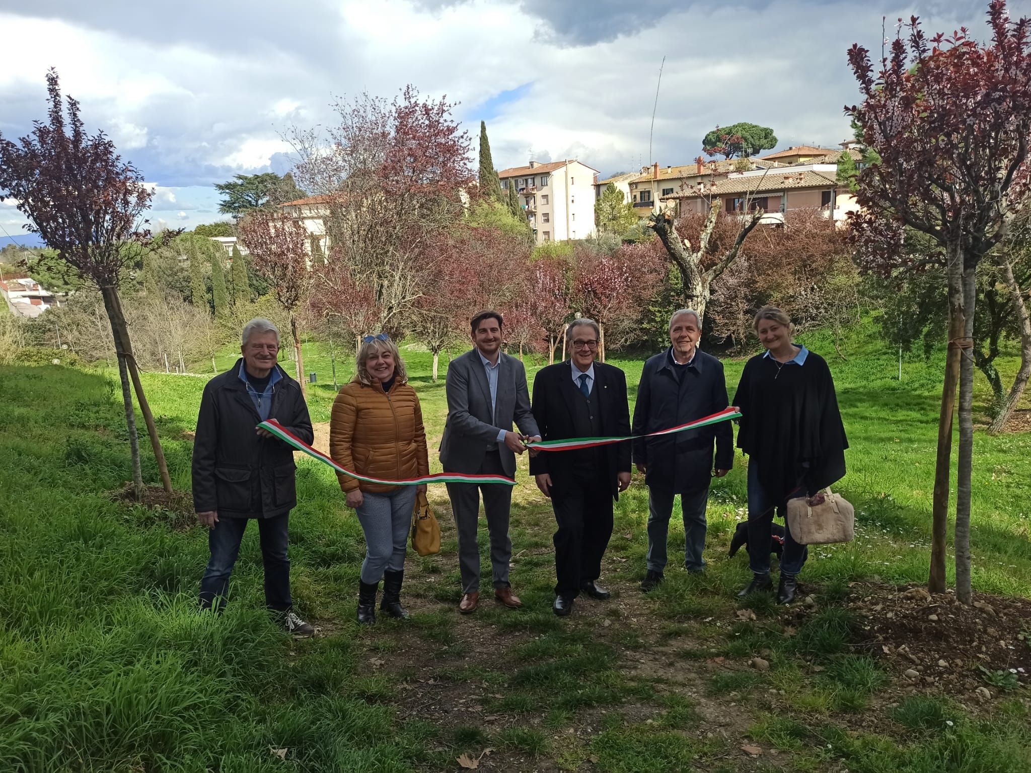 immagine Il sindaco Roberto Ciappi inaugura un viale alberato nel Parco Policrosalus_5