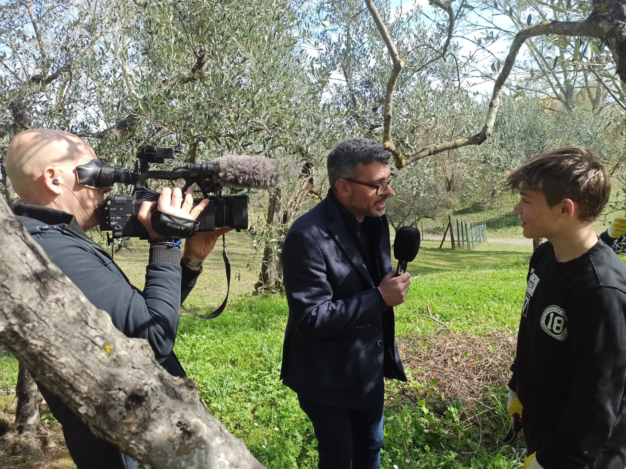 immagine nel Chianti il ritorno alla terra conquista i giovani...e la Tv_1