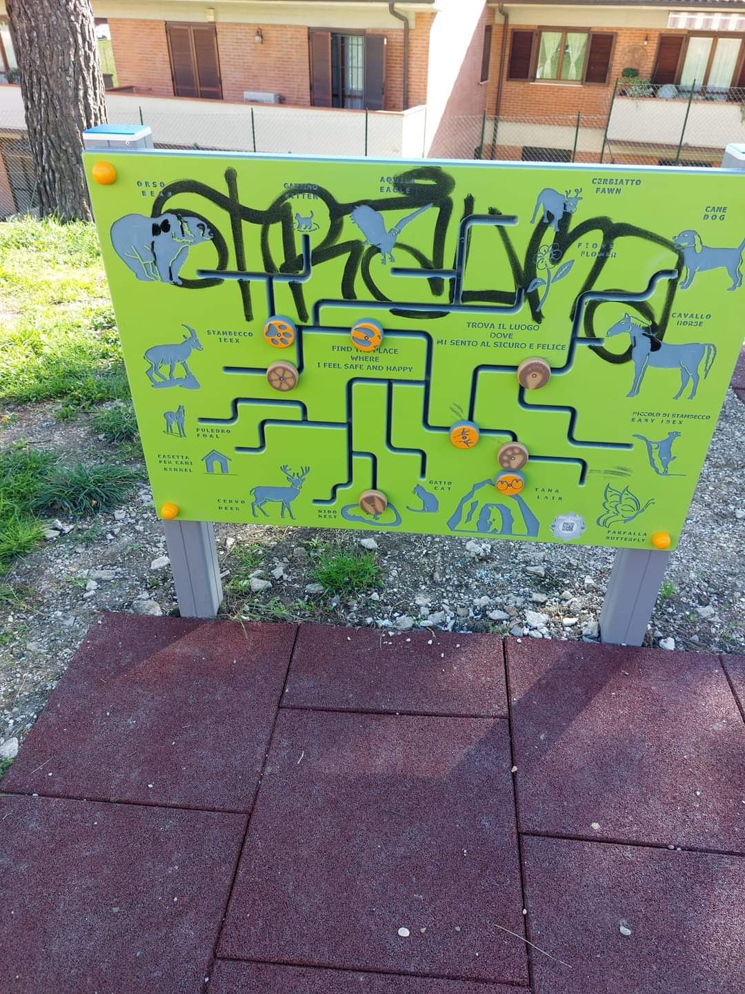 immagine atti vandalici giardini pubblici Strada_2