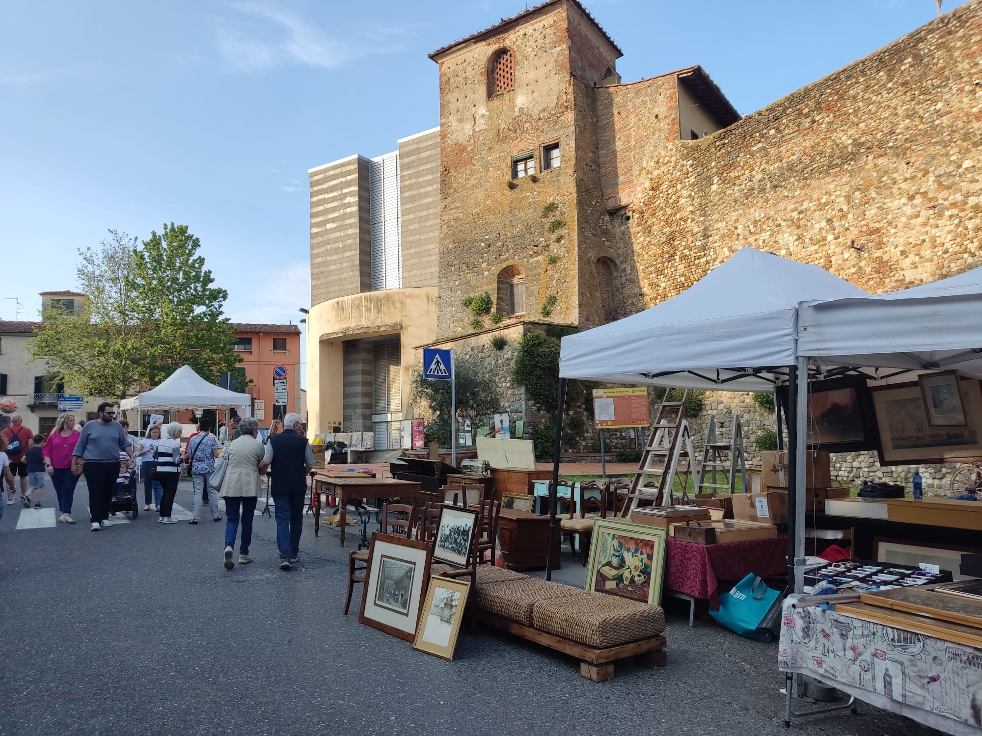 immagine mercato antiquariato SanCasciano_2