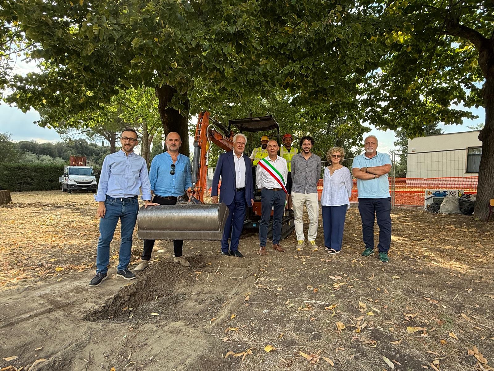 Posa prima pietra nuovo Asilo Comunale Strada