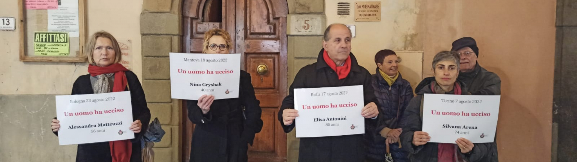 Foto donne libere in piazza