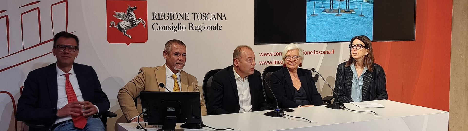 immagine presentazione mostra Sauro Cavallini Consiglio Regione Toscana