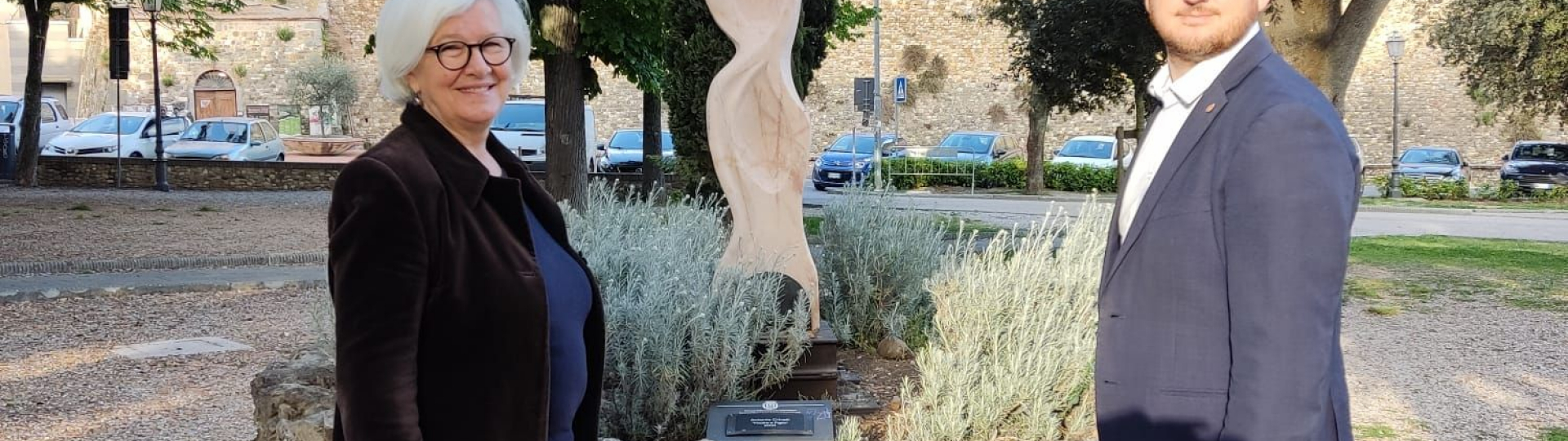 immagine allestimento opera di Crivelli Piazza della Repubblica San Casciano