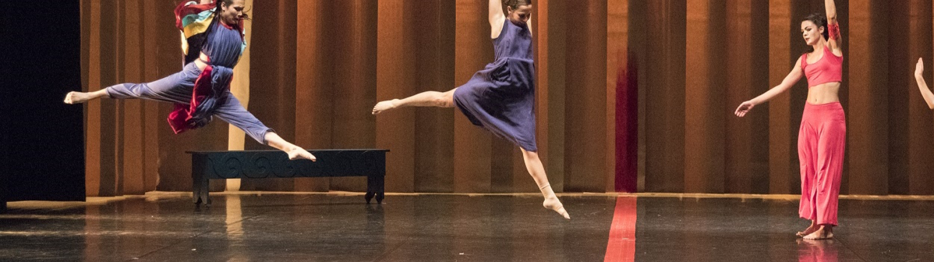 compagnia di teatro-danza Xe