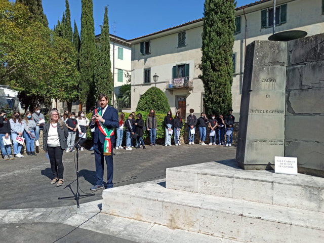 Foto Targa cadute di tutte le guerre