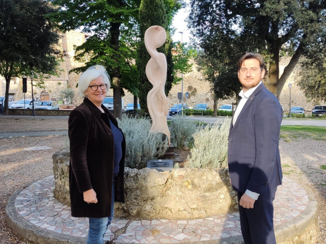 immagine allestimento opera di Crivelli Piazza della Repubblica San Casciano