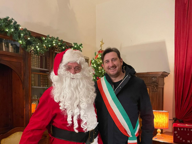 immagine Sindaco Ciappi e Babbo Natale