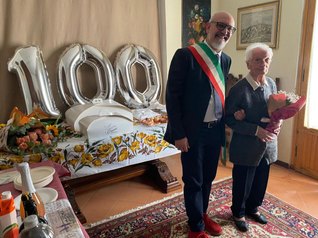 immagine assessore Volpe con Olga Ninci
